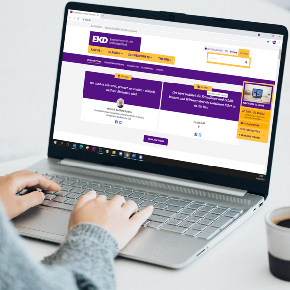 EKD Webseite auf Laptop